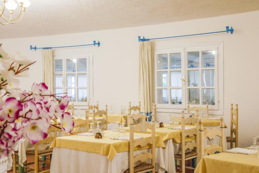 Nicolaus Club Li Cucutti Hotel Agrustos ภายนอก รูปภาพ