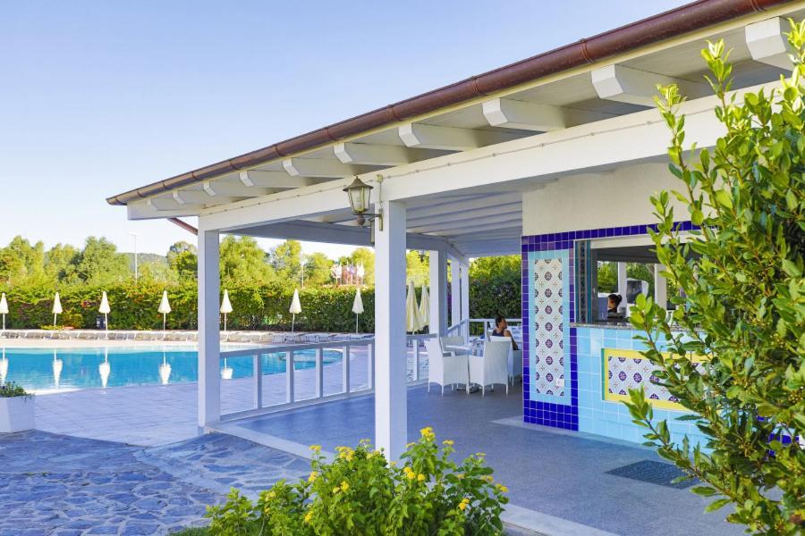 Nicolaus Club Li Cucutti Hotel Agrustos ภายนอก รูปภาพ