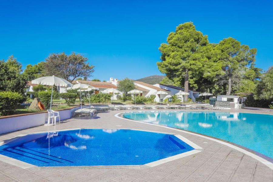 Nicolaus Club Li Cucutti Hotel Agrustos ภายนอก รูปภาพ