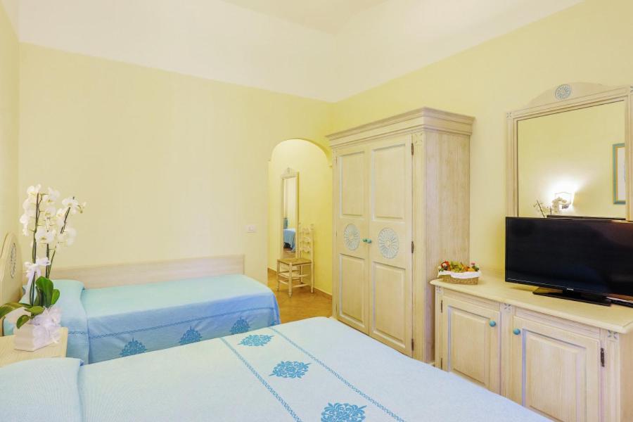 Nicolaus Club Li Cucutti Hotel Agrustos ภายนอก รูปภาพ