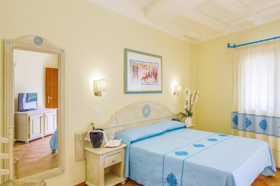 Nicolaus Club Li Cucutti Hotel Agrustos ภายนอก รูปภาพ